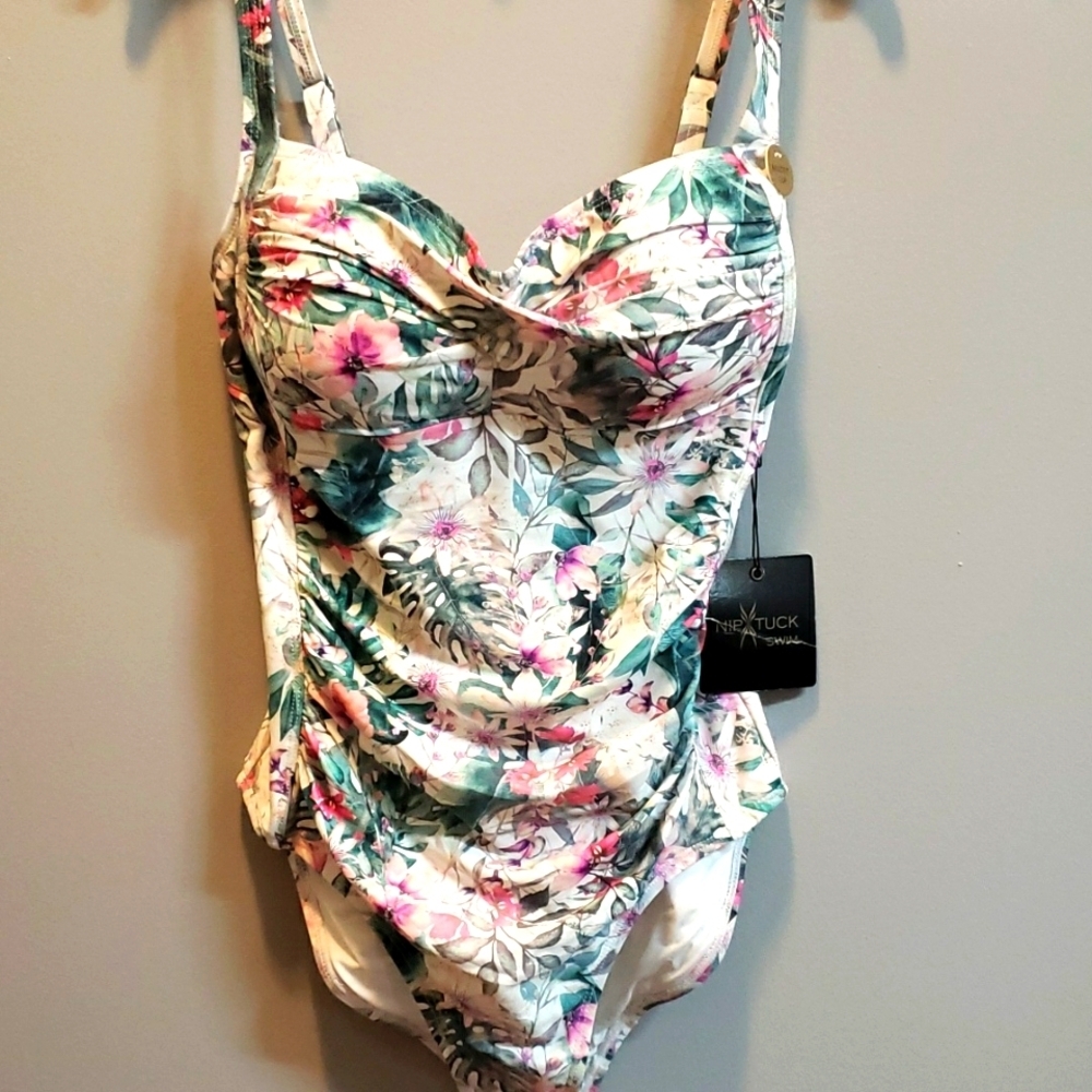 NipTuck NWT Twist Front Pink and Green Floral Swimsuit, Size 6